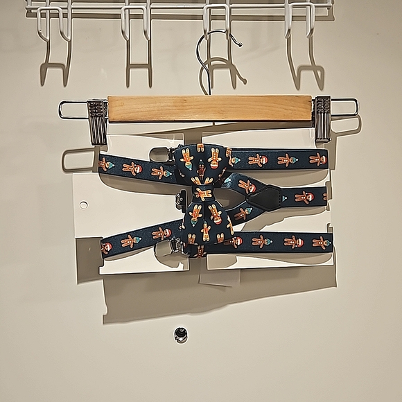 NWT Christmas Bow Tie and Suspender Set - Picture 3 of 4
